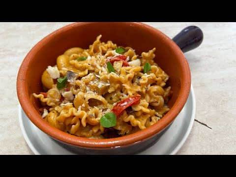 Pasta mista di fine estate - LA RICETTA IN UN MINUTO! 🍆🍅🧀| CUCINANDOMELAGODO