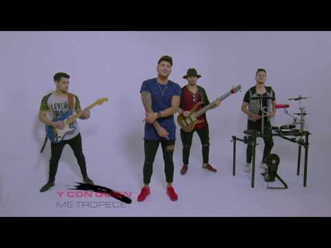 Banda La Previa - Quítame un Beso - Cumbia ( Video Lyric )