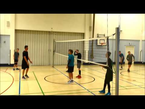 A Volleyn c pojat treeneissä Pappilan koululla