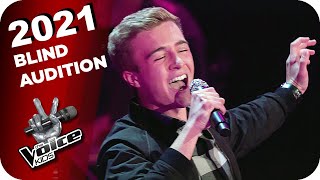 Robbie Williams - Puttin&#39; On The Ritz (Johannes) | The Voice Kids 2021 | Blind Auditions
