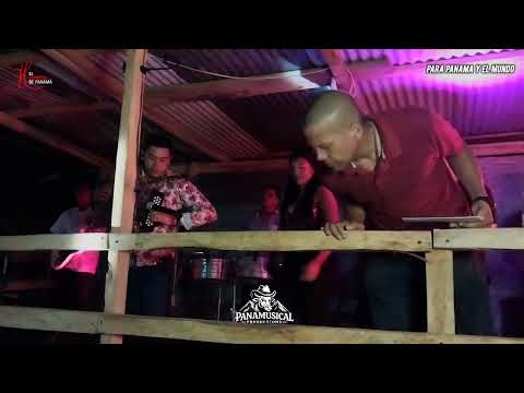 ALVIS DE LA ROSA-TUS OJITOS ME VUELVEN LOCO -FIESTA DE ALFREDO TAMAYO Y FAMILIA 