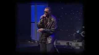 Montell Jordan Sings "This Is How We Roll"