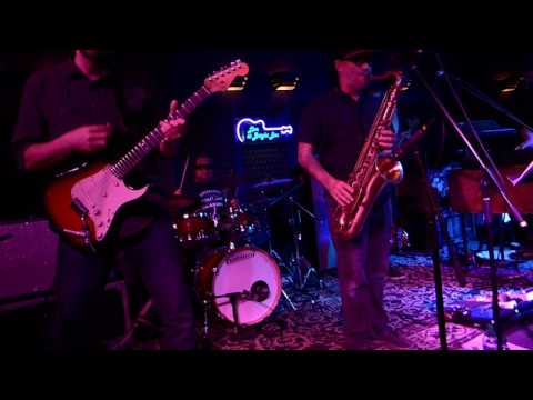 00016 Aja - Kung Fu - Bright Box