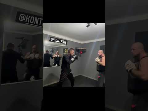 Kontra K  Boxtraining mit COACH VAROL VEKILOGLU   (Instagram Story 21.05.2021)