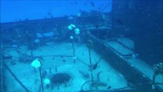 Wave hello to the shipwreck!