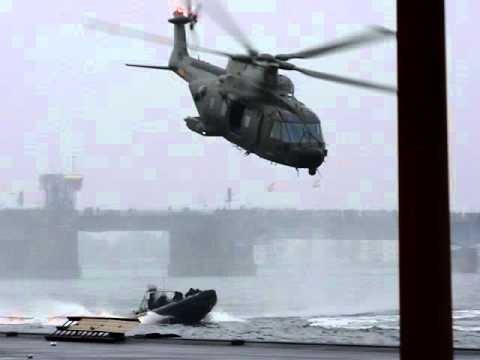 Jægerkorpset - Fast roping fra helikopter til båd