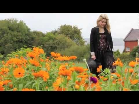 Creeping Vine- Eilis Phillips