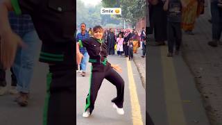 Download lagu Baby Marvake Manegi | Raftaar | Dance In Public | #shorts #trending #dance #bollywood #viral #public mp3
