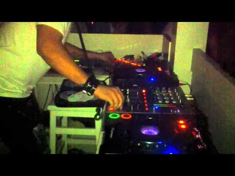 DINO MFU @ Mamacas  | April 1st 2011