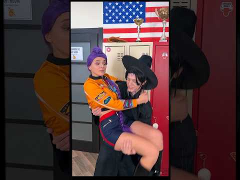 Getting his attention is super easy 😏💘