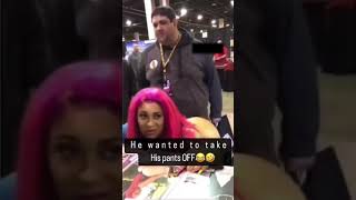 Pinky Twerks On A Fan During Meet And Greet!