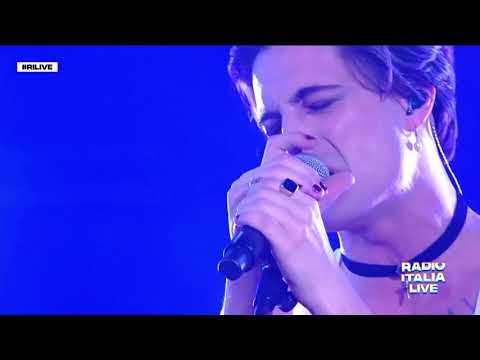 "Amandoti (amami ancora)" - Måneskin - versione live