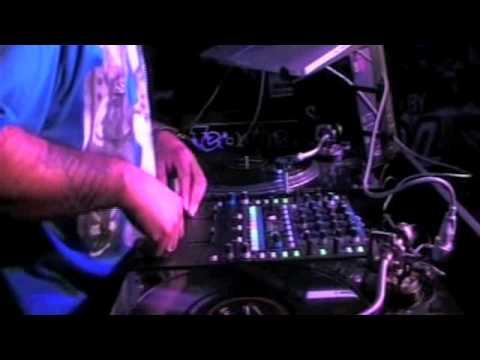 DJ Daze @ Across The Fader 2 DJ Battle Los Angeles LA 2012 Round 4