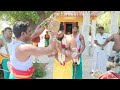 பாட்டுப்பாடியே சாமியை வரவைத்த பூசார�