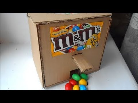 КАК СДЕЛАТЬ АВТОМАТ ДЛЯ КОНФЕТ M&M'S ИЗ КАРТОНА - DIY