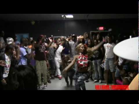 MOTHER MERCEDES PRODIGY VS LOLA LAPERLA!!!!!!