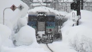 preview picture of video 'JR東日本 新井駅(信越本線) 新潟県妙高市 Arai Station. Niigata JAPAN 2012.2.11'