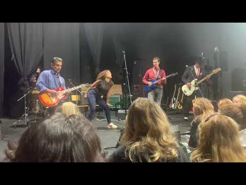 Sweet Child O' Mine - Guns N' Roses (Cover) by Arika Adams