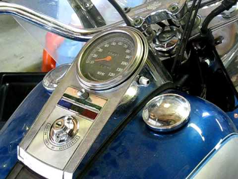 Kuryakyn LED Battery Gauge - Installation / How to (3 of 10)