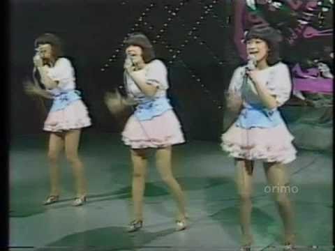 ラブ・ロコモーション | トライアングル Lyrics, Meaning & Videos