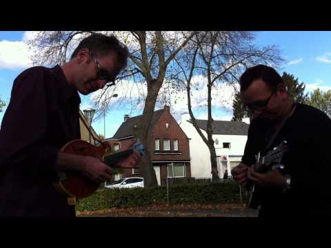 Jeroen Jongsma and Arthur Deighton jamming at Bluegrass Beeg, Grevenbicht 2013