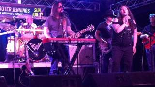 "I'm Left, You're Right, She's Gone" Shooter Jennings w/ Waymore's Outlaws ft. Katy Cole