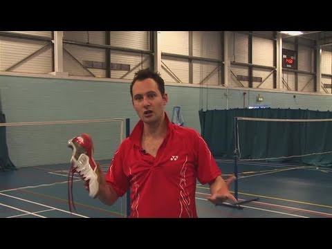 How To Select The Right Badminton Shoes