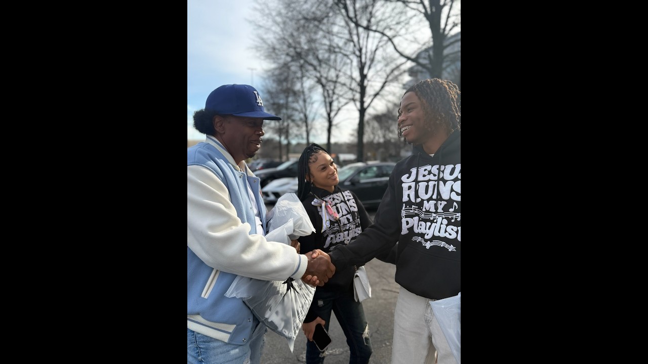 When Jada shows Ethan how to HUSTLE!