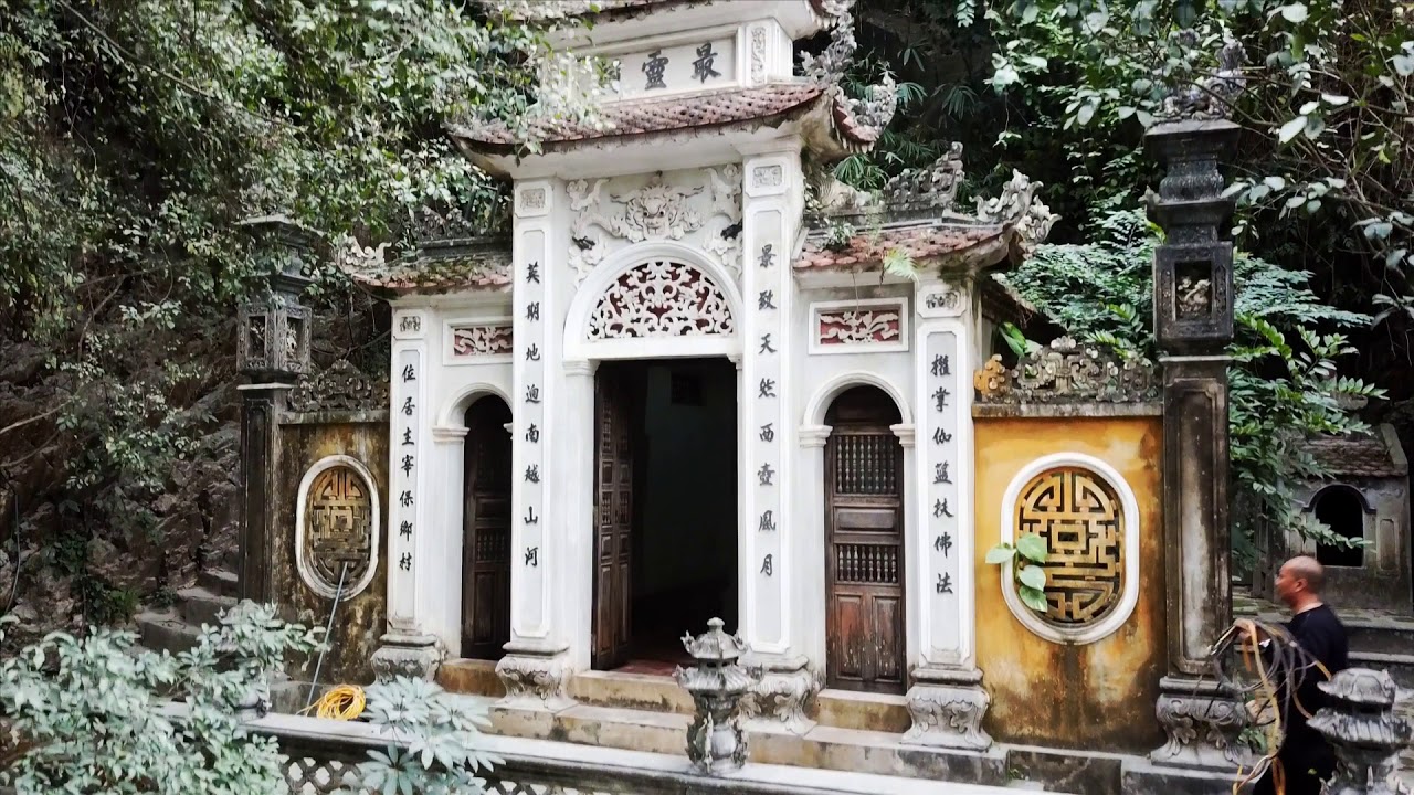 Experience the serene beauty of Dich Long Pagoda through a captivating and concise visual journey.