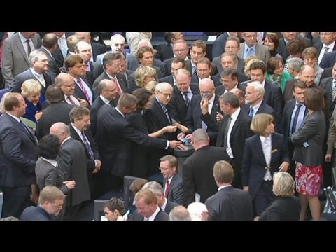 Merkel zufrieden: "Kanzlermehrheit" für Euro-Rettungsschirm