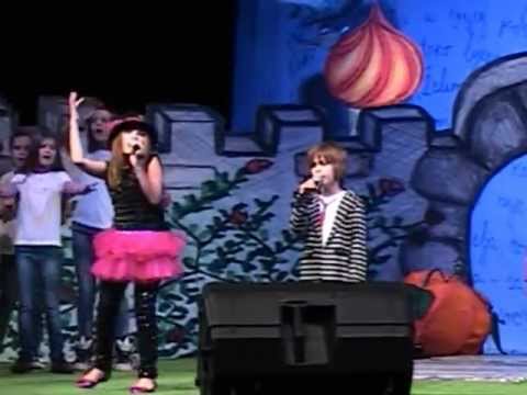 Sara i Ognjen Cvetic - Sloncici i zvoncici -"Nasa Radost" Podgorica 2012