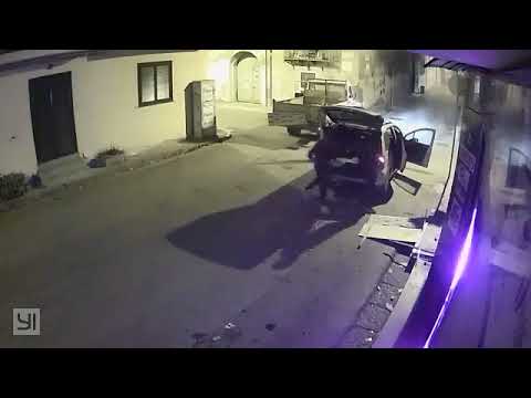 Furto in tabaccheria a Villa di Briano, malviventi usano camion come ariete