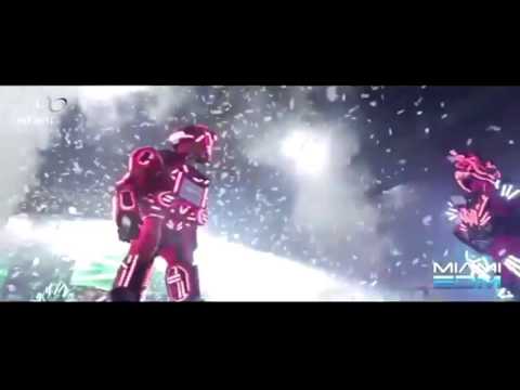 Hora Loca Entertainment by Claudia Leon