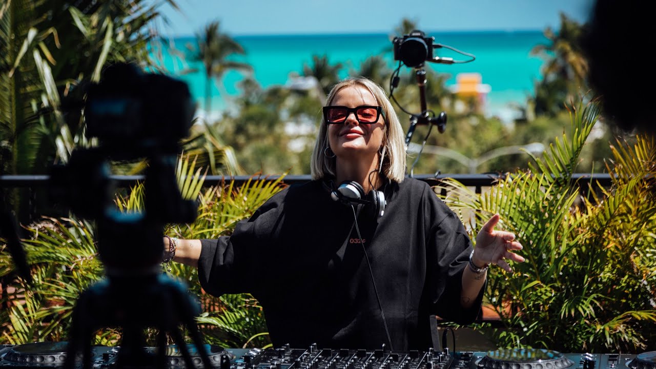 LOVRA - 1001Tracklists ‘The Future Of Dance’ Miami Rooftop Sessions 2023 [Tech House Live DJ Set]