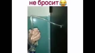 Друг в беде не бросит!Водка через трубочку!!!Прикол!!! SAF-show