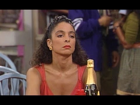 A Different World: 4x01 - Whitley cries to her girls about Dwayne's girlfriend