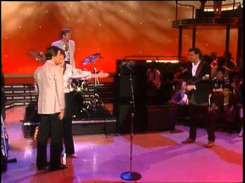 Dick Clark Interviews Alan Gorrie - American Bandstand 1985