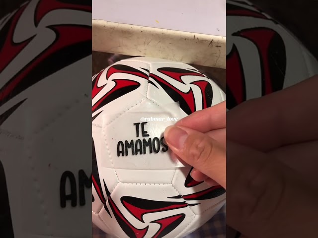Vídeo relacionado con Wanapix | Balón de Fútbol Personalizado con Nombre y Número | Pelota de Fútbol Personalizable | Dorsal y Texto | Premium | Azulgrana