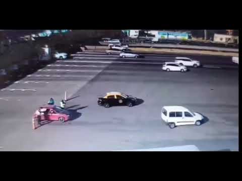 Impactante episodio en la Autopista La Plata-Buenos Aires: un policía fue arrastrado por un auto que evadió un control