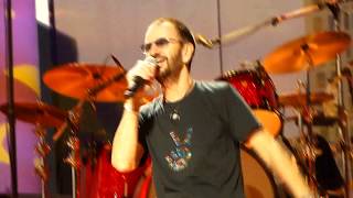 Honey Don&#39;t - amazing! Ringo Starr in Cleveland, 07.29.2014 (from The Beatles - live concert)