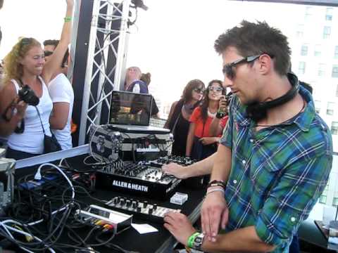 MOBILEE @ Hotel Diagonal Rooftop (SONAR 2011) pt.08