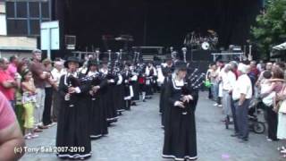 preview picture of video 'Banda de Gaitas de Maceda - Fiestas Maceda - 5/8/07'