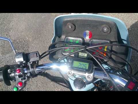 Motobécane AV 88... Moteur av7, cylindre Airsal 50 cc... Sha15/15 Pot Giannelli "Black Gun"....