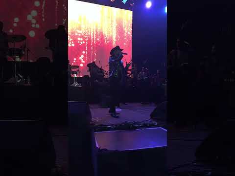 El Bebeto y Su Banda Patria Chica - Me Nace del Corazón