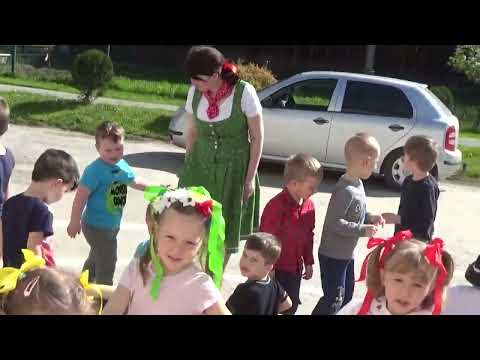 Aktuality / Chlapci z našej materskej školy postavili spolužiačkam MÁJ 30.4.2024 - video