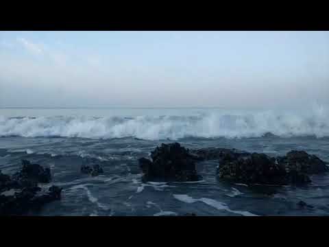 Beach and relaxing- Natural background with ocean sounds