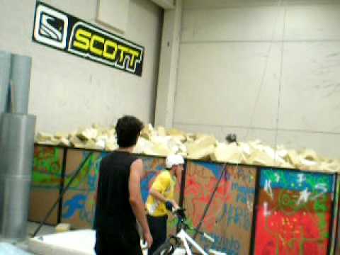 Martxel Frontflip condor (foam).AVI