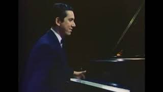 Carmen Cavallaro -  Plays &quot;In Acapulco&quot;.