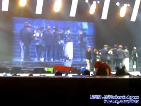 [FANCAM] 120427 SS4 Indonesia day one - Ending talk Super Junior and EXO-M