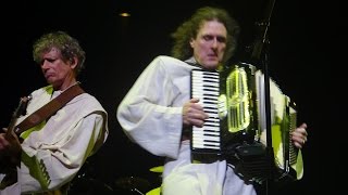 &quot;Weird Al&quot; Yankovic - Mandatory Fun - Brussels - Yoda Medley - Front Row!  [CC]